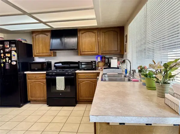 Dallas, TX 75249,7302 Hardwood Trail