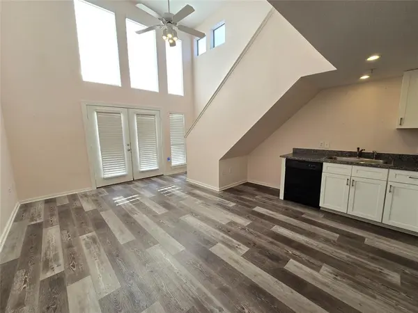 5111 Manett Street #207, Dallas, TX 75206