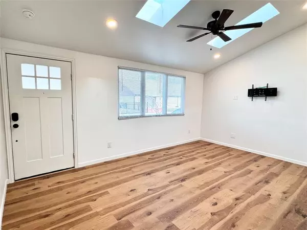 Dallas, TX 75212,3414 Navaro Street