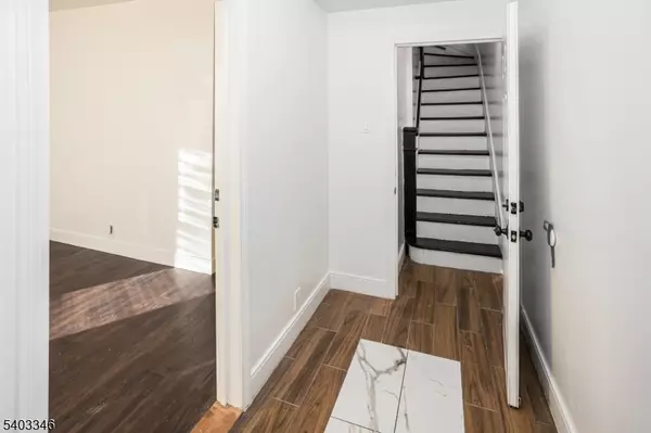 East Orange City, NJ 07017,11 Ellington St #2