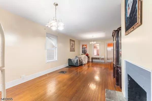 East Orange City, NJ 07017,92 N 19Th St