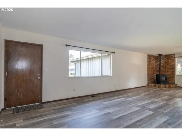 Sutherlin, OR 97479,219 HAWTHORNE ST