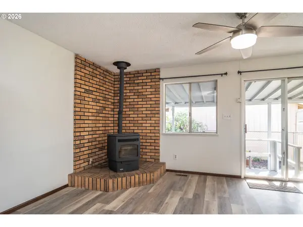 Sutherlin, OR 97479,219 HAWTHORNE ST