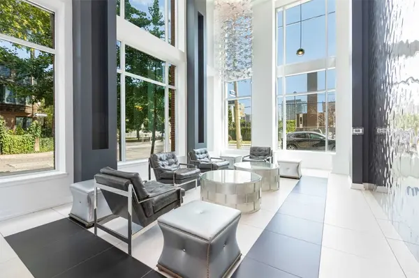 Toronto C08, ON M5A 2N1,220 George ST #907