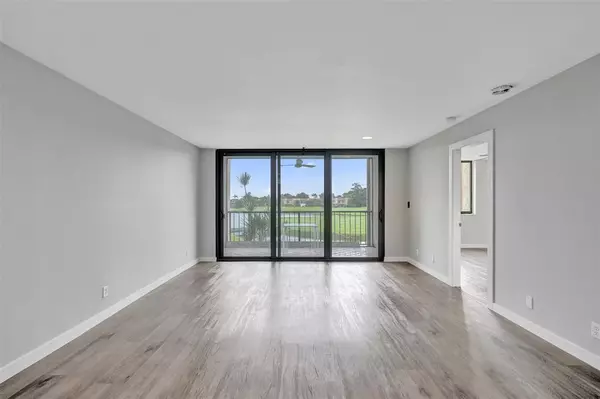 Lake Worth, FL 33467,4539 Luxemburg Ct #201