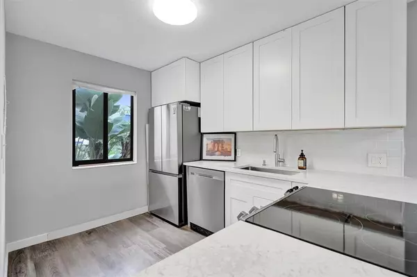 Lake Worth, FL 33467,4539 Luxemburg Ct #201