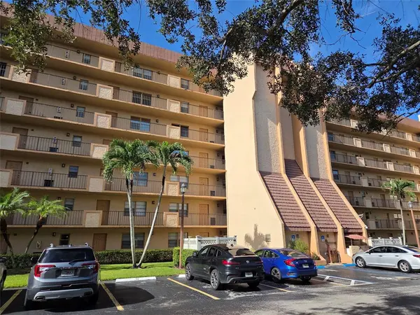 3001 W Rolling Hills Cir #507, Davie, FL 33328