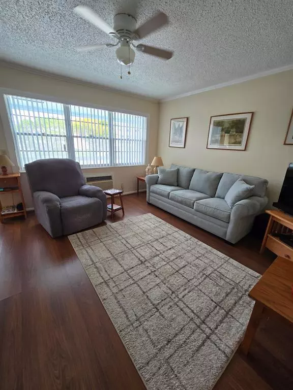 Deerfield Beach, FL 33442,111 Lyndhurst #111