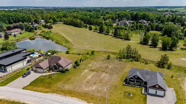 8 Deanna DR, Wasaga Beach, ON L9Z 1J5