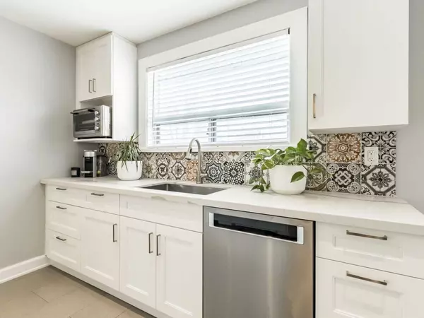 Brampton, ON L6V 2E3,60 Reigate AVE #Main