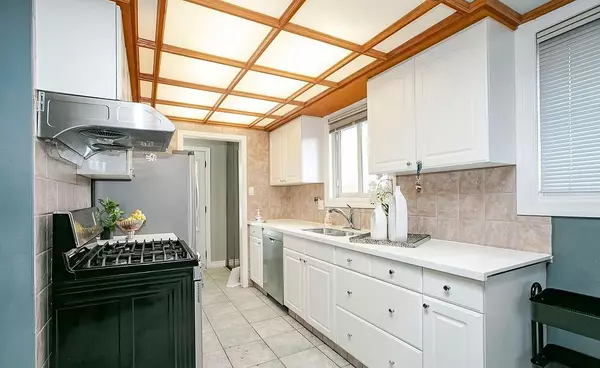 Brampton, ON L6S 2S6,6 Manderley Pl PL