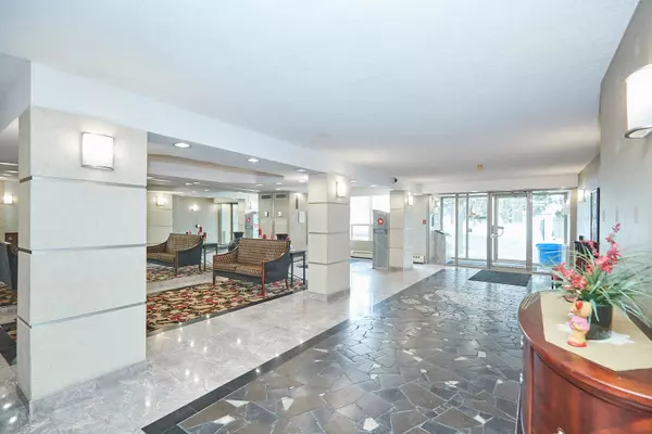 Niagara Falls, ON L2E 7H4,5100 Dorchester RD #307