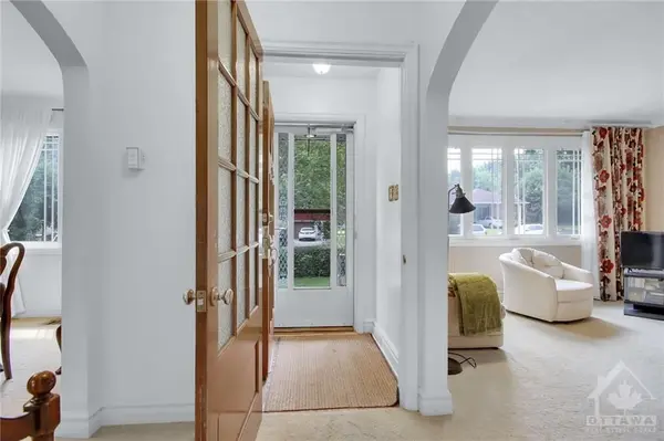 Alta Vista And Area, ON K1H 7E2,1465 MCROBIE AVE