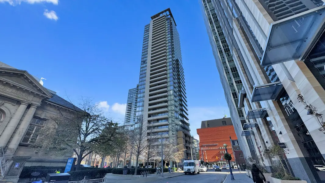 18 Yorkville AVE #502, Toronto C02, ON M4W 3Y8
