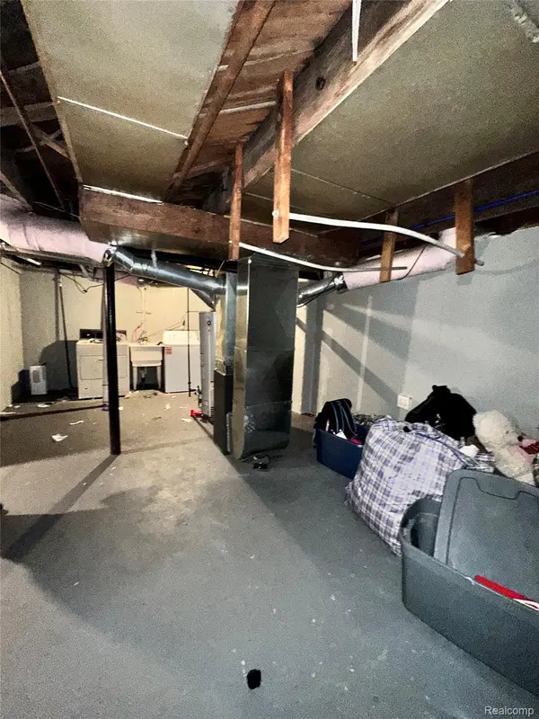 Detroit, MI 48227,15756 Meyers RD