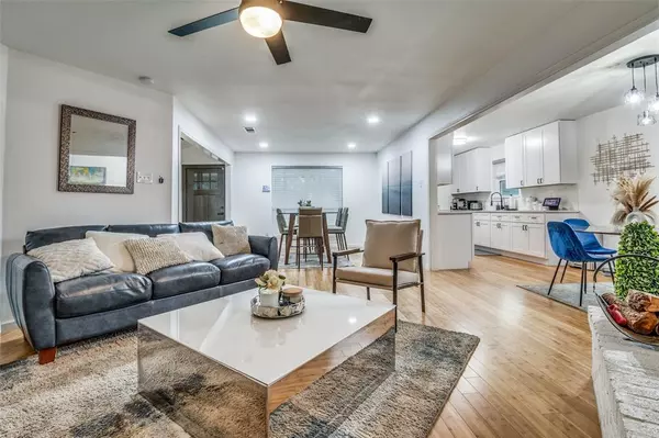 Dallas, TX 75238,11211 Mccree Road