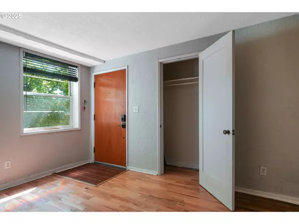 Portland, OR 97214,2025 SE CARUTHERS ST #24