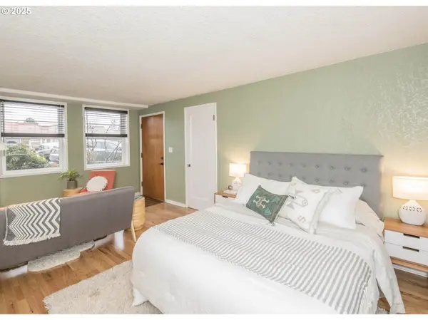 Portland, OR 97214,2025 SE CARUTHERS ST #24