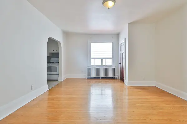 1215 Woodbine AVE #2, Toronto E03, ON M4C 4E1