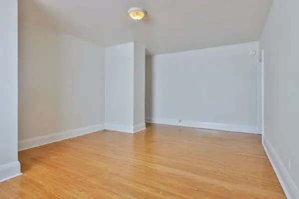 Toronto E03, ON M4C 4E1,1215 Woodbine AVE #2