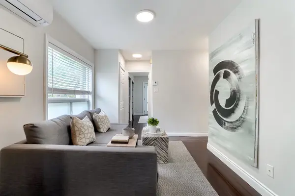 655 Coxwell AVE, Toronto E02, ON M4C 3B8