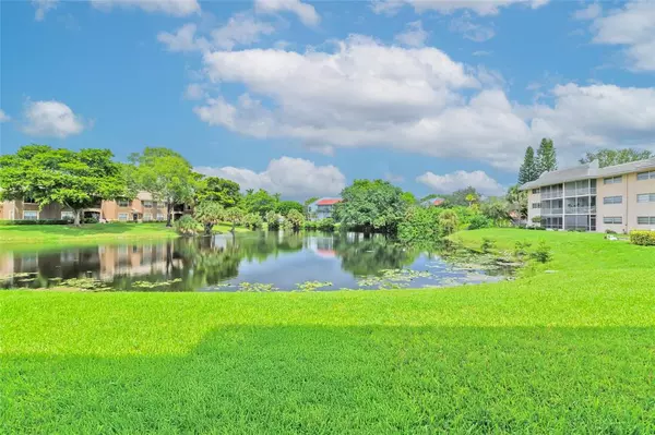 Coral Springs, FL 33065,2850 S Forest Hills Blvd #105