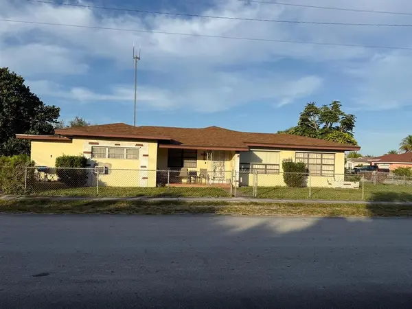 4200 SW 26th St, West Park, FL 33023