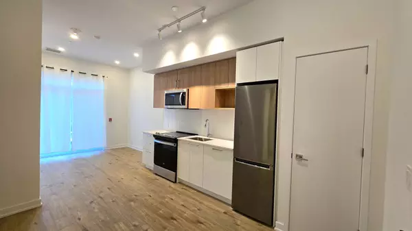 Burlington, ON L3T 2E1,500 Plains RD E #102