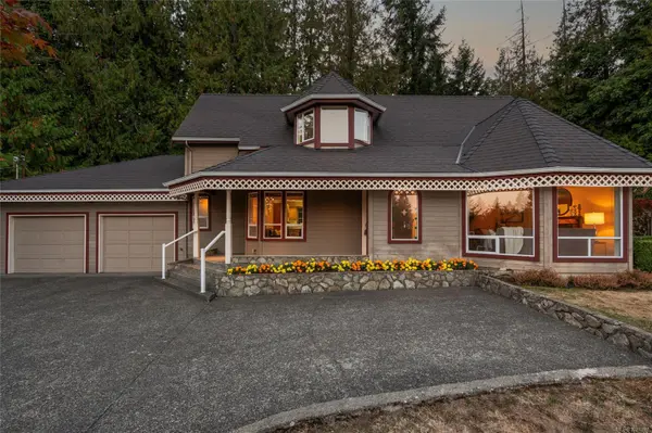 1575 Dean Park Rd, North Saanich, BC V8L 5E5