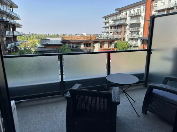 Calgary, AB T3M2Y1,122 Mahogany Centre SE #308