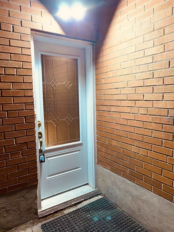 Mississauga, ON L4Y 2M4,640 Netherton CRES #Lower