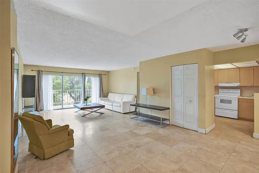 200 178th Dr #309, Sunny Isles Beach, FL 33160