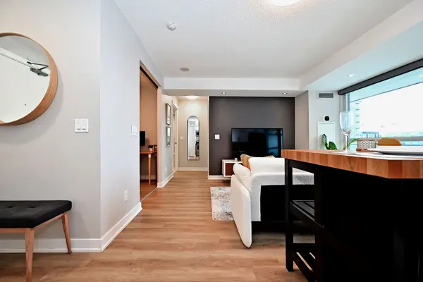 Toronto C01, ON M6K 3S2,100 Western Battery RD #705