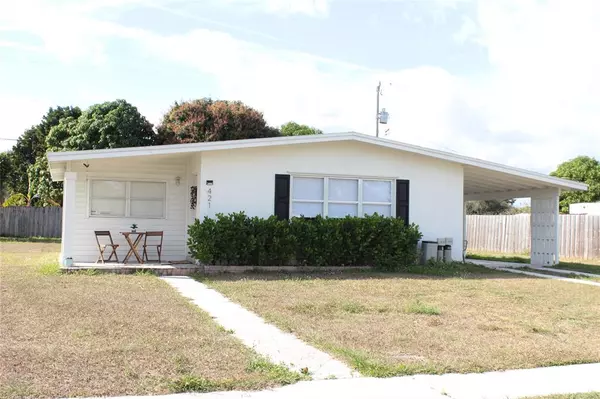 421 SE Solaz Ave, Port St Lucie, FL 34983