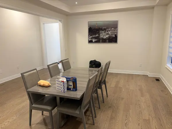 East Gwillimbury, ON L9N 0Y4,379 Seaview HTS