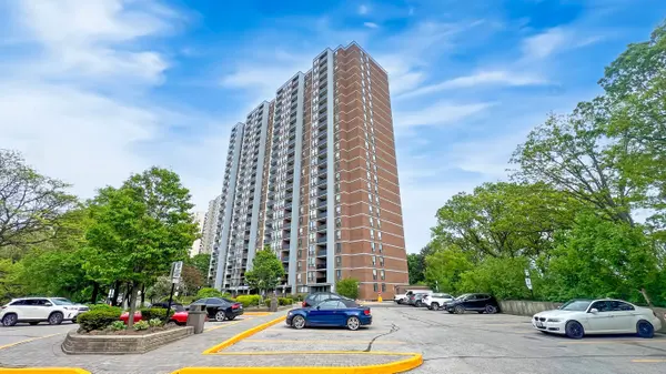 85 Emmett AVE #1811, Toronto W04, ON M6M 5A2