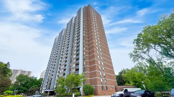 Toronto W04, ON M6M 5A2,85 Emmett AVE #1811