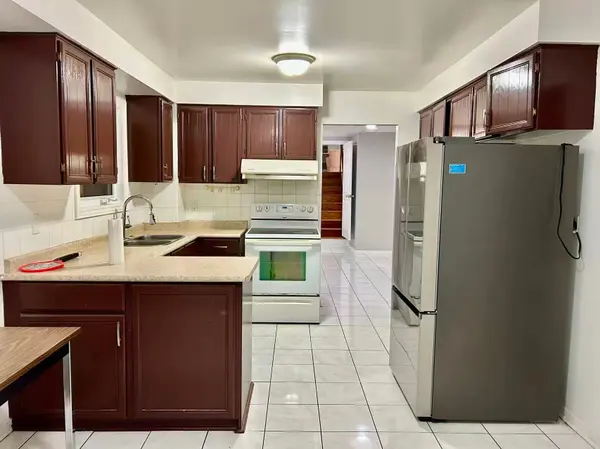 Mississauga, ON L5R 3H8,5235 Astwell AVE #Upper