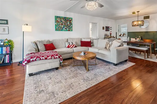 3930 Oaks Clubhouse Dr #304, Pompano Beach, FL 33069