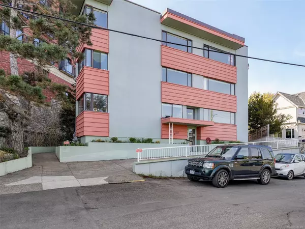 Oak Bay, BC V8S 5G7,2747 Satellite St #200