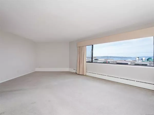 Oak Bay, BC V8S 5G7,2747 Satellite St #200