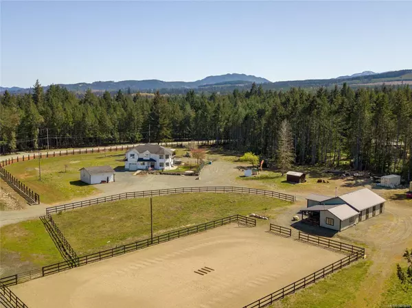 2075 Parkway Pl, Errington, BC V0R 1V0