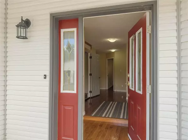 Errington, BC V0R 1V0,2075 Parkway Pl