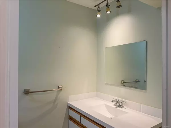 Errington, BC V0R 1V0,2075 Parkway Pl