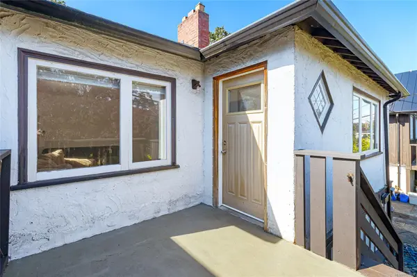 Victoria, BC V8R 2K8,1645 Haultain St