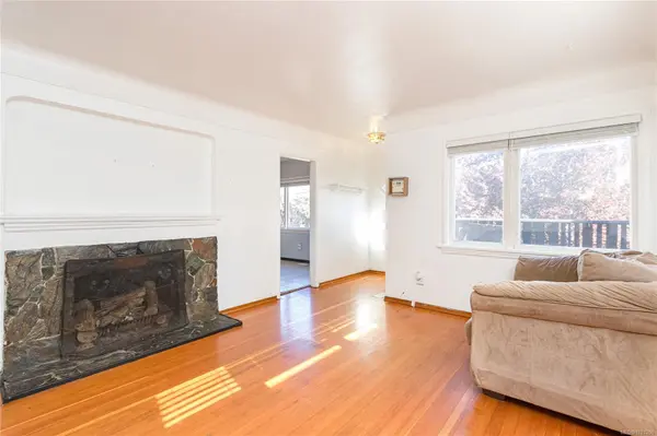 Victoria, BC V8R 2K8,1645 Haultain St