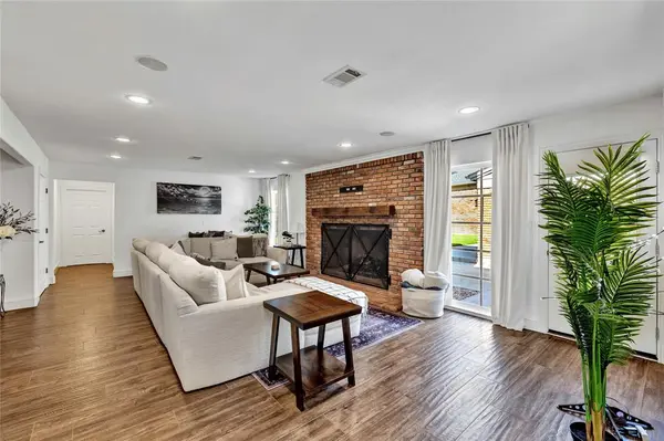 Fort Worth, TX 76109,3712 Summercrest Drive