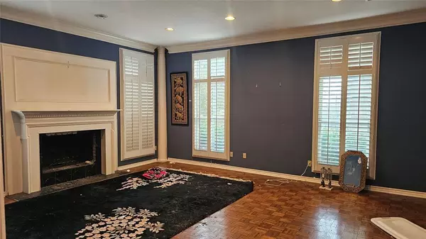 Fort Worth, TX 76107,1809 Burton Hill Road