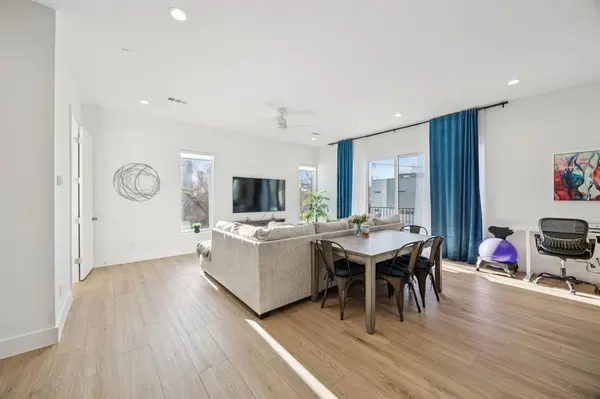 Dallas, TX 75219,2206 Arroyo Avenue #101