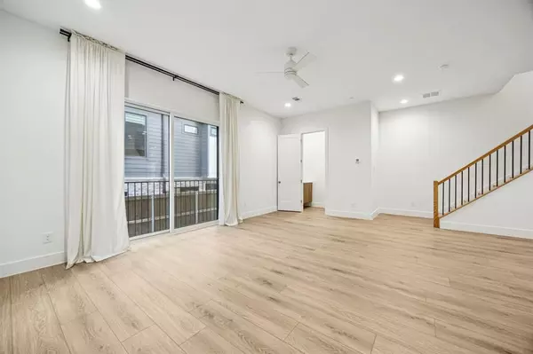 Dallas, TX 75219,2206 Arroyo Avenue #204